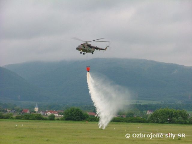 VRTUĽNÍK Mi - 17 Z PREŠOVSKEJ LZ ZASAHOVAL V LOPUŠNEJ DOLINE