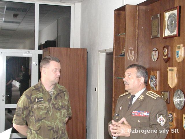 VELITEĽ POZEMNÝCH SÍL AČR NA NÁVŠTEVE SLOVENSKA