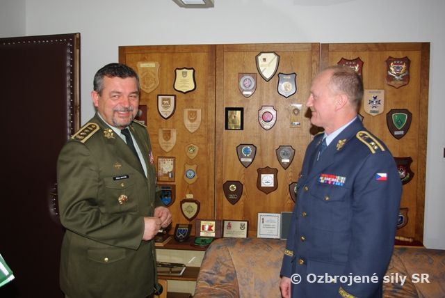 Český pridelenec obrany na oficiálnej návšteve pozemných síl
