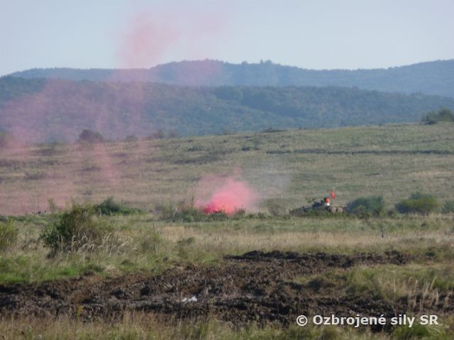 Rotné taktické cvičenie s bojovou streľbou 