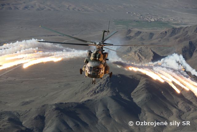 Slovenskí letci u HELI UNIT ISAF Sharana v Afganistane