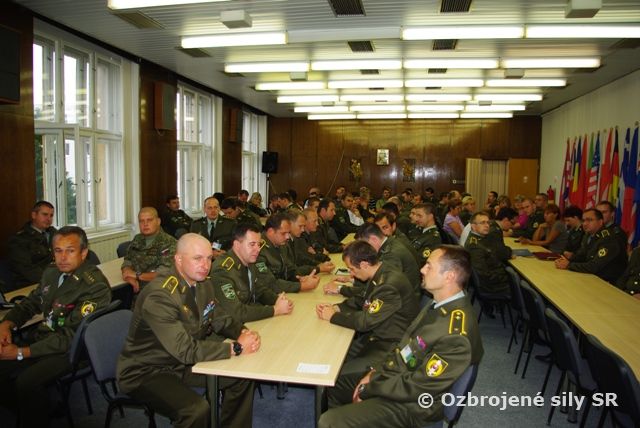 Profesionáli vojaci pozemných síl, si pripomenuli Deň ozbrojených síl Slovenskej republiky