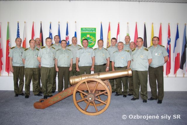 V Trenčíne rokovali hlavní predstavitelia pozemných síl
