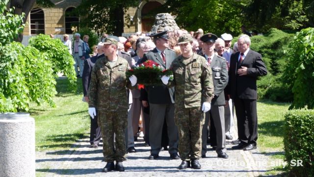 Príslušníci raketometného oddielu si pripomenuli 69. výročie ukončenia druhej svetovej vojny v Rimavskej Sobote