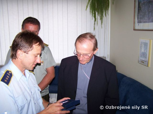ORDINÁR OS A OZ SR BISKUP MONS. FRANTIŠEK RÁBEK NA NÁVŠTEVE KRÍDLA V PREŠOVE